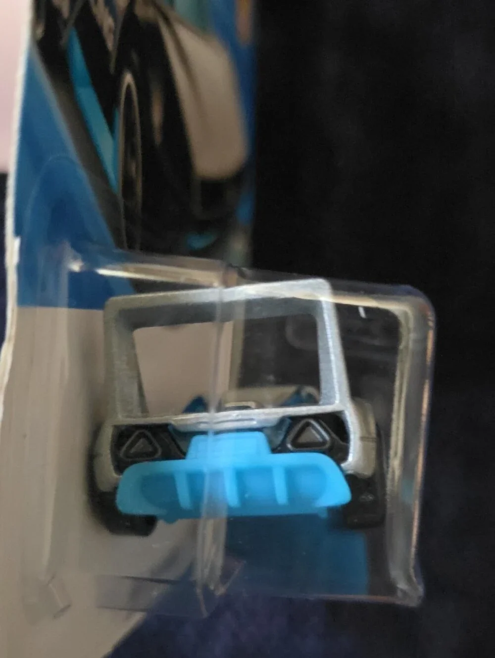 Hot Wheels High-Tail Chaser Racing Car - White & Blue